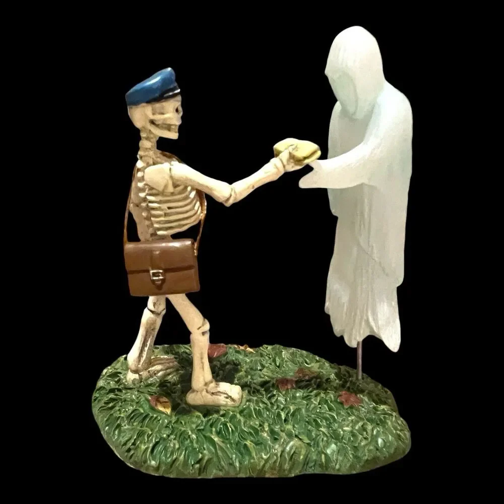 Dept 56 RAIN NOR SLEET NOR FRIGHT OF NIGHT Halloween Village 6009778 Mailman